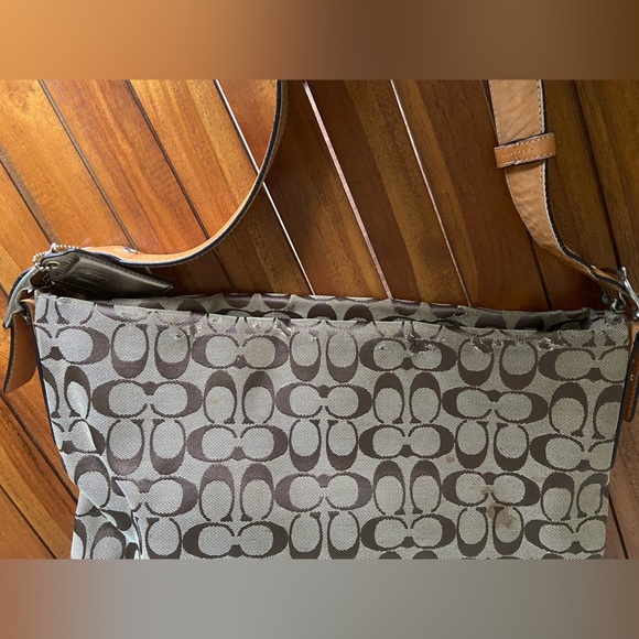 Coach Signature Shoulder Bag Duffle Zip Top Closure 6083 Brown Tan Leather - Picture 15 of 16